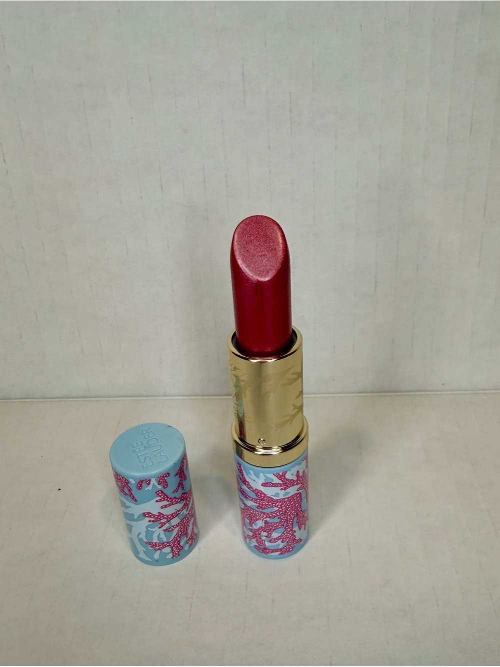 ESTEE LAUDER Pure Color Envy Limited Edition Lipstick Shade: Bikini Pink